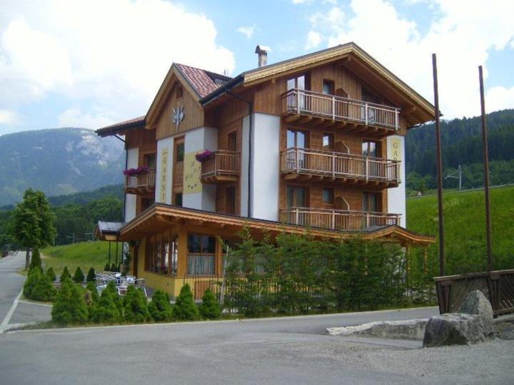 Residence Garni Il Giglio Commezzadura Dış mekan fotoğraf