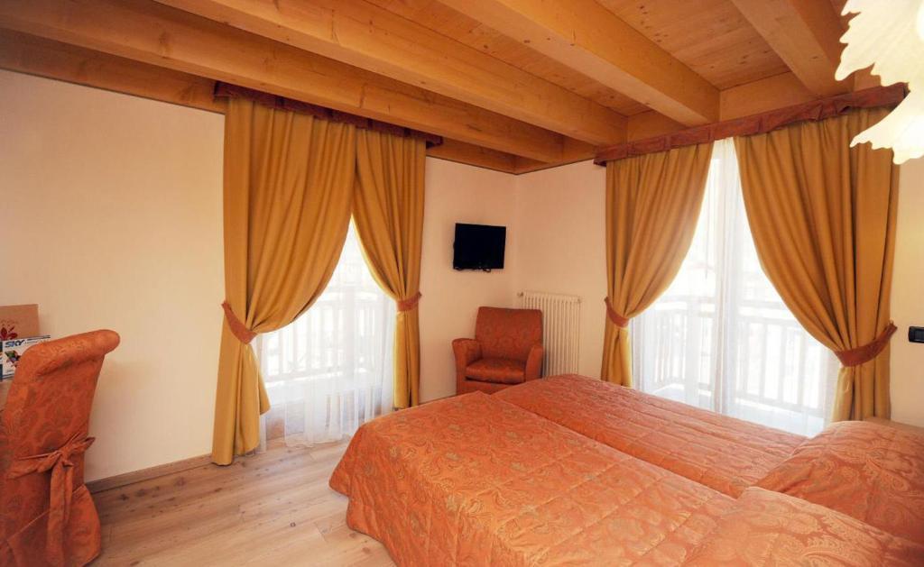 Residence Garni Il Giglio Commezzadura Oda fotoğraf