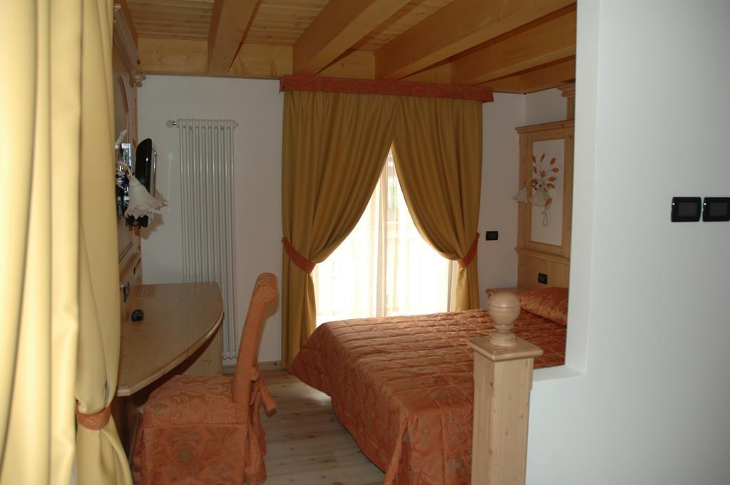 Residence Garni Il Giglio Commezzadura Dış mekan fotoğraf