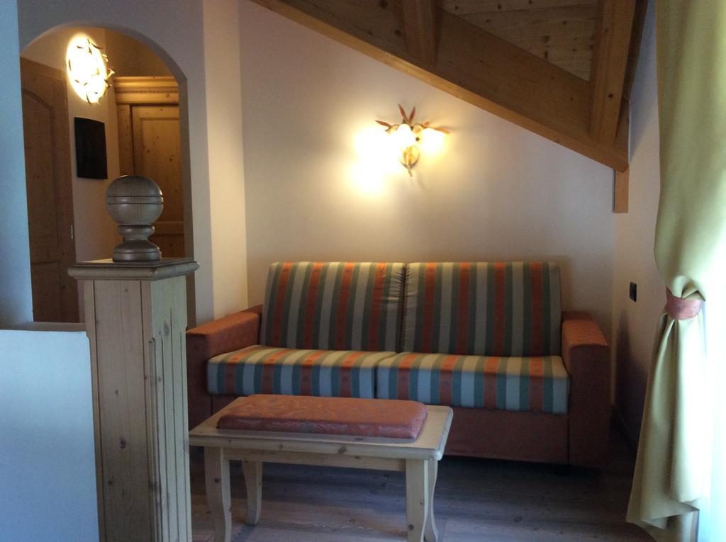 Residence Garni Il Giglio Commezzadura Dış mekan fotoğraf