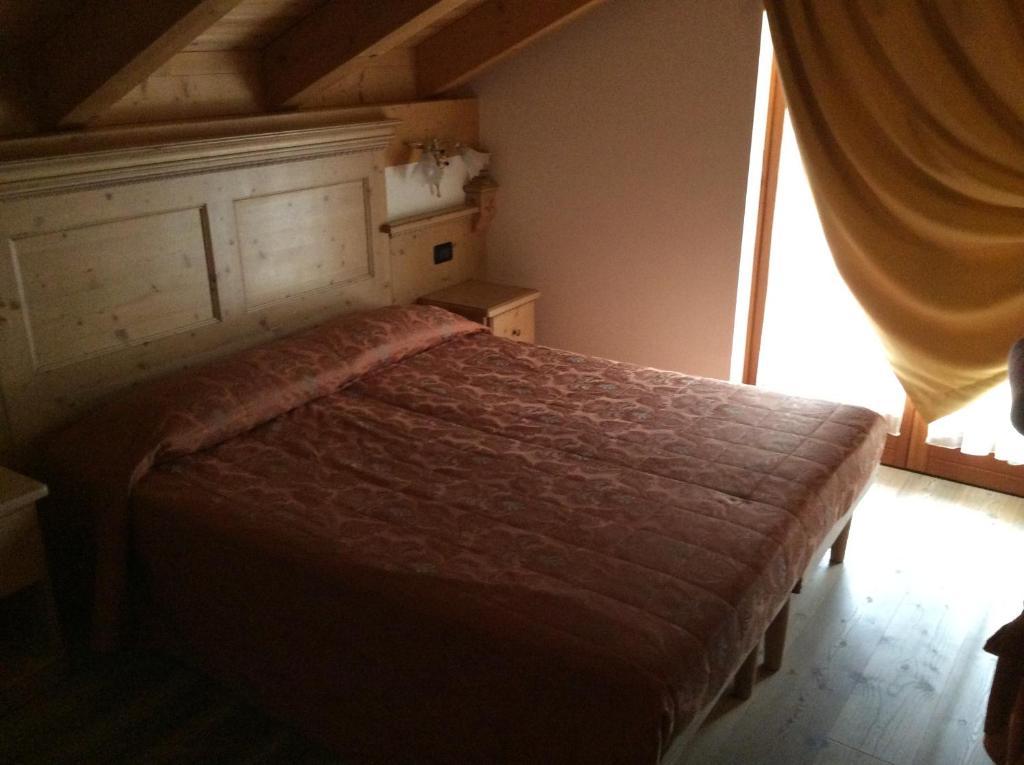Residence Garni Il Giglio Commezzadura Oda fotoğraf